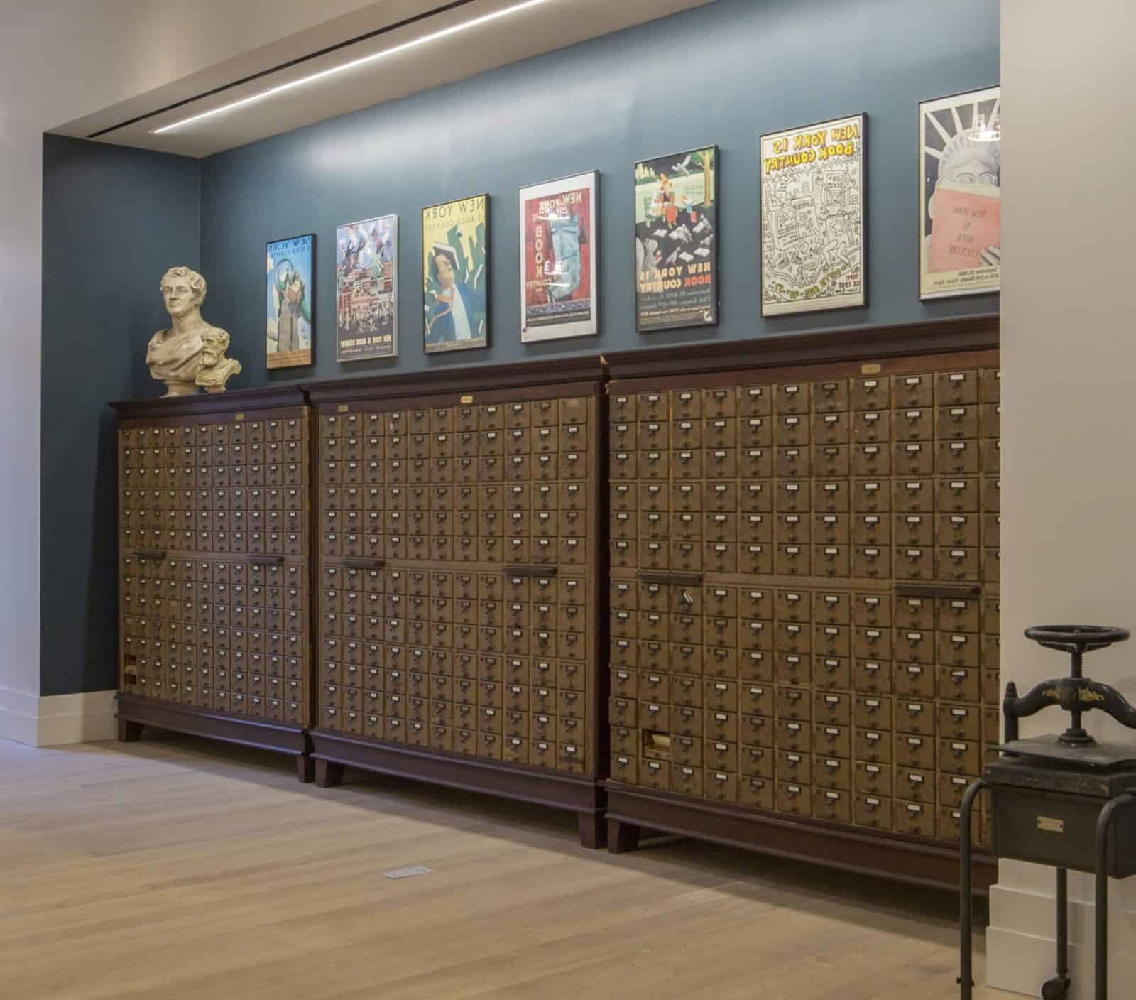 Library vintage catalogue card units