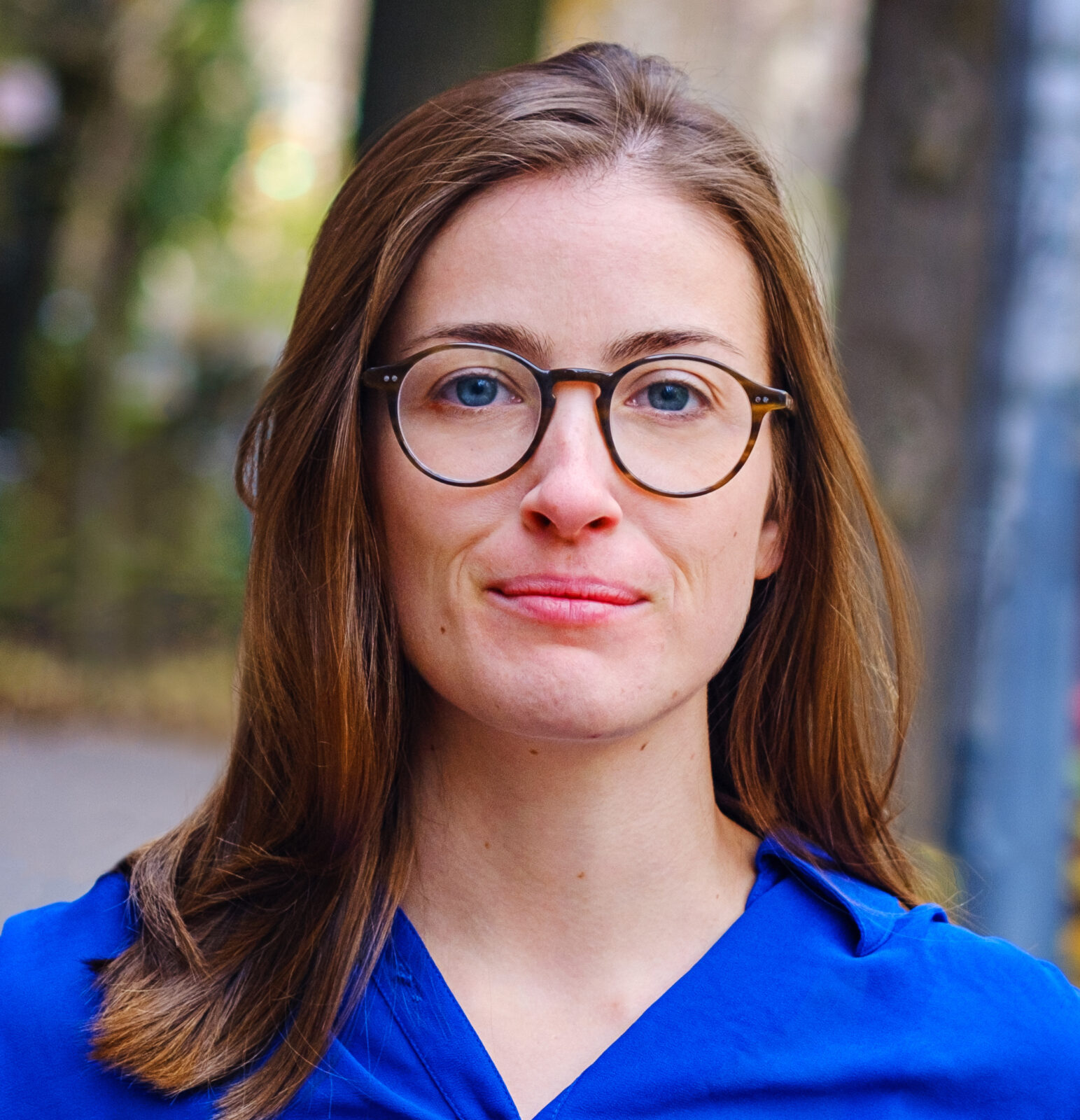 sofia warren headshot portrait photo square - Sofia Warren