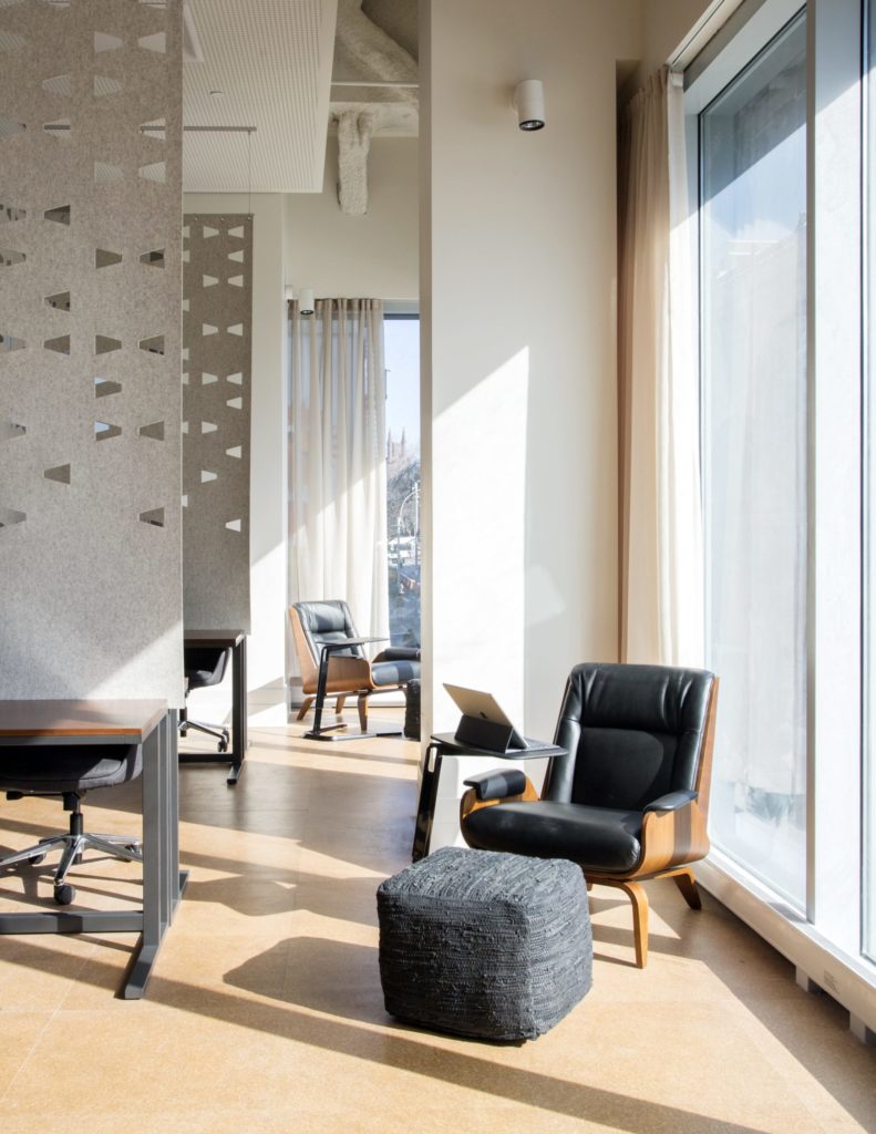 Writer's Studio single chair